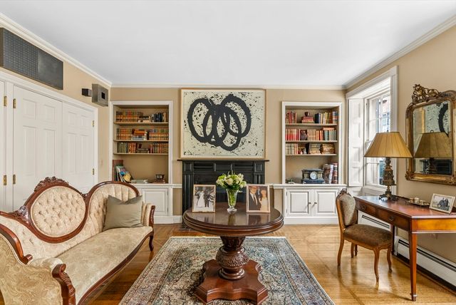 52 Pinckney St, Boston, MA 02114