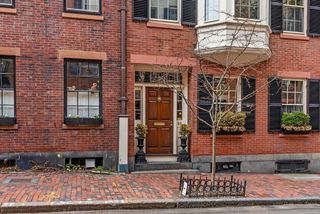 52 Pinckney St, Boston, MA 02114