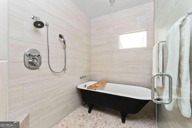 1884 Gordon Manor NE, Atlanta, GA 30307