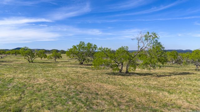 0018 Clearwater, Comfort, TX 78013