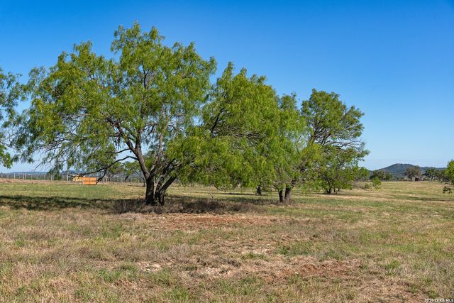 0018 Clearwater, Comfort, TX 78013
