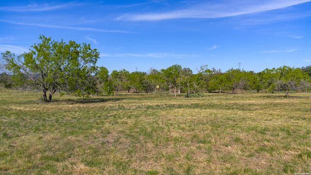 0018 Clearwater, Comfort, TX 78013