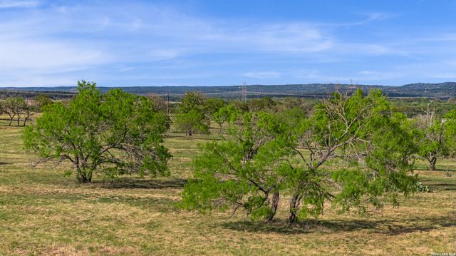 0018 Clearwater, Comfort, TX 78013