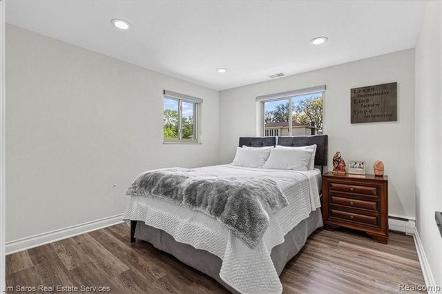 1024 Blairmoor Court, Grosse Pointe Woods, MI 48236