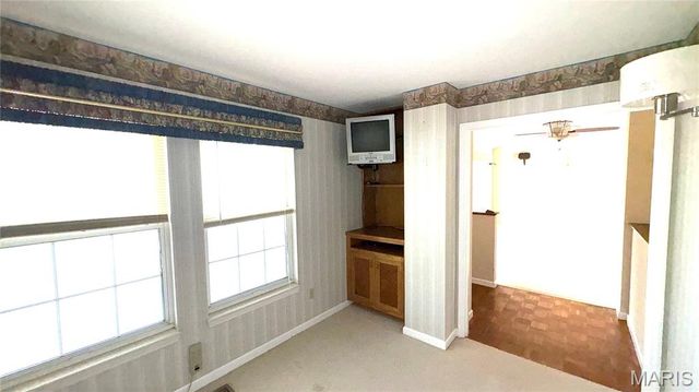 13019 Midfield Terrace, St Louis, MO 63146