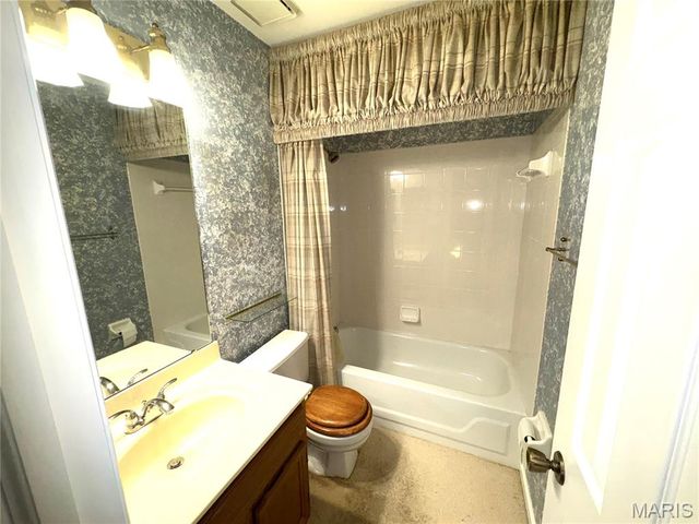 13019 Midfield Terrace, St Louis, MO 63146