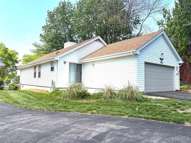 13019 Midfield Terrace, St Louis, MO 63146