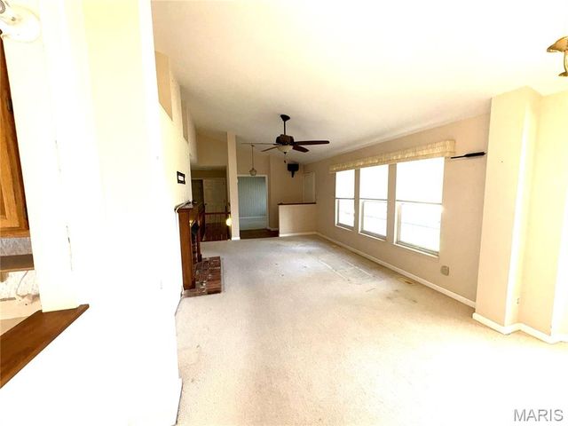 13019 Midfield Terrace, St Louis, MO 63146