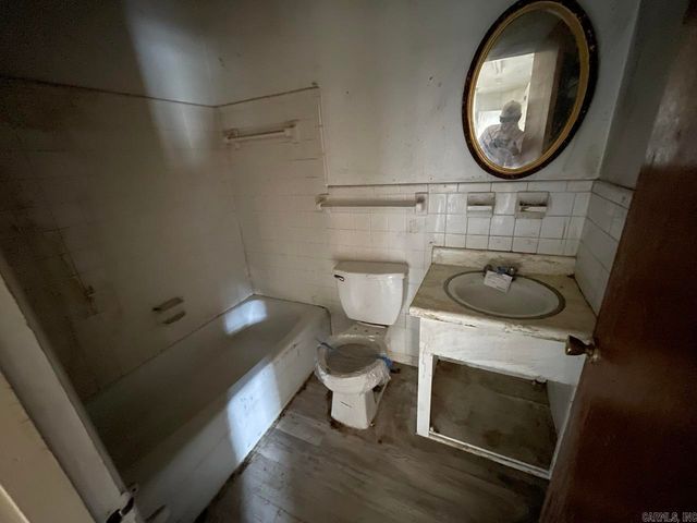 7200 Geyer Springs Road, Little Rock, AR 72209