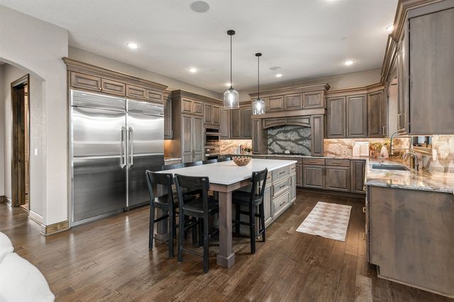 1723 Glenleven Terrace, West Des Moines, IA 50266