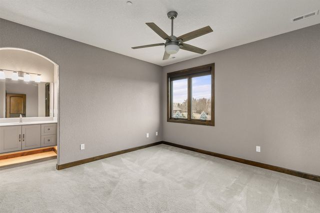 1723 Glenleven Terrace, West Des Moines, IA 50266