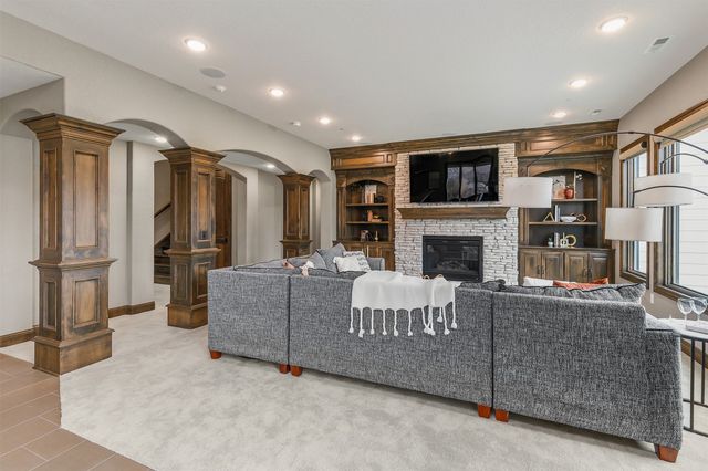 1723 Glenleven Terrace, West Des Moines, IA 50266