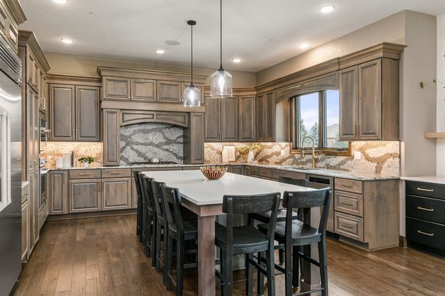 1723 Glenleven Terrace, West Des Moines, IA 50266