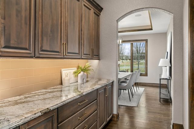 1723 Glenleven Terrace, West Des Moines, IA 50266