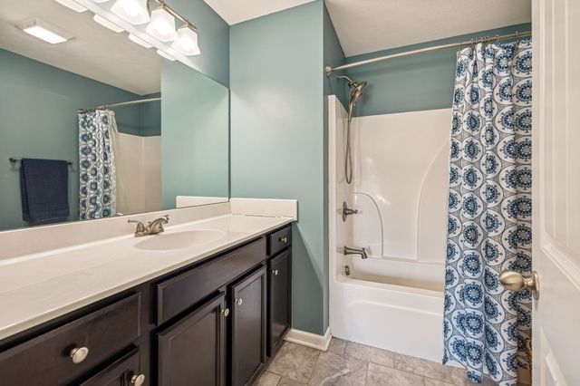 2583 W Mount Vernon Rd, Bethpage, TN 37022