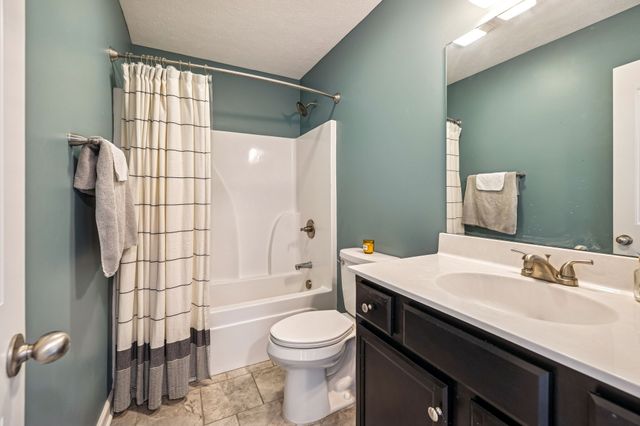 2583 W Mount Vernon Rd, Bethpage, TN 37022