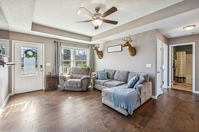 2583 W Mount Vernon Rd, Bethpage, TN 37022