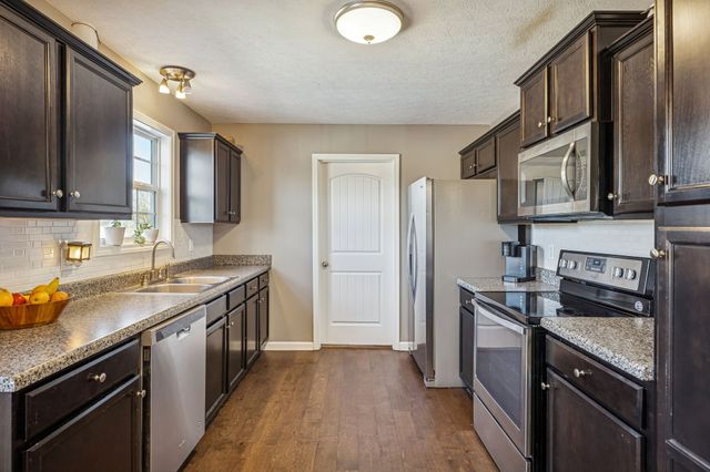 2583 W Mount Vernon Rd, Bethpage, TN 37022