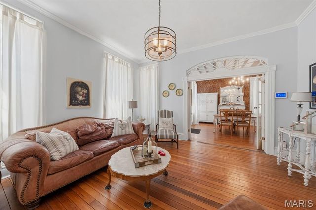 2117 S 13th Street, St Louis, MO 63104