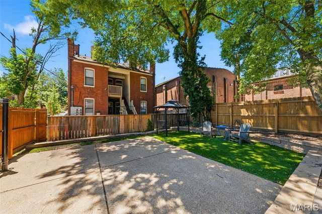 2117 S 13th Street, St Louis, MO 63104