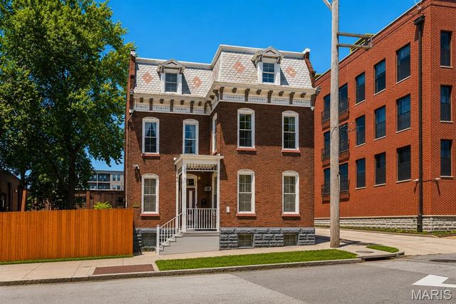 2117 S 13th Street, St Louis, MO 63104