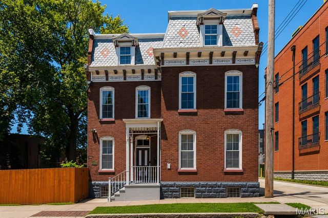 2117 S 13th Street, St Louis, MO 63104