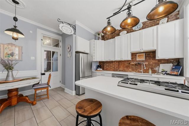 2117 S 13th Street, St Louis, MO 63104