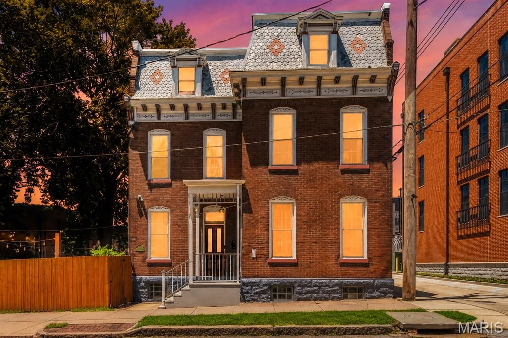 2117 S 13th Street, St Louis, MO 63104