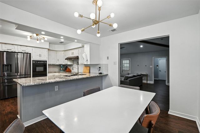826 E Cherry Street, Duncanville, TX 75116