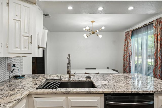 826 E Cherry Street, Duncanville, TX 75116