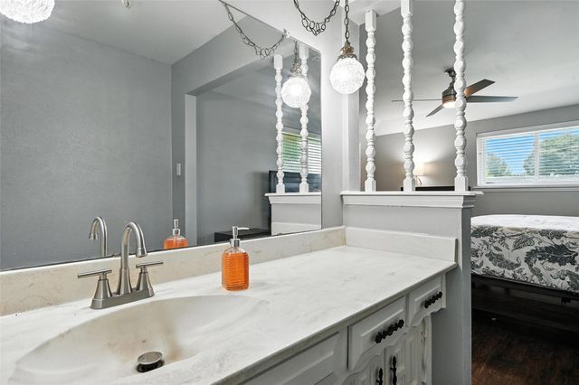 826 E Cherry Street, Duncanville, TX 75116