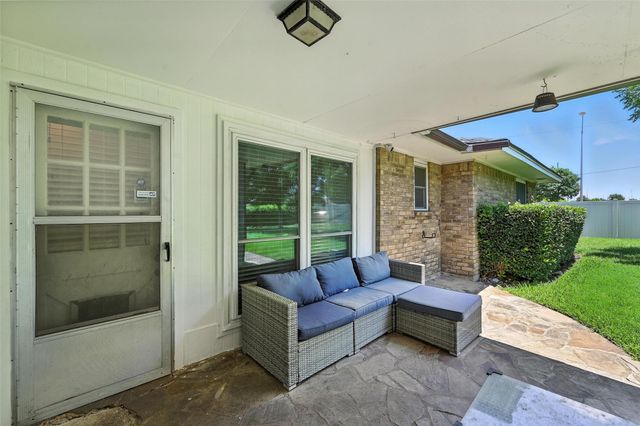 826 E Cherry Street, Duncanville, TX 75116
