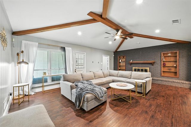 826 E Cherry Street, Duncanville, TX 75116