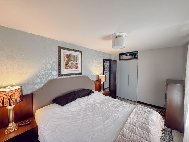 114 S Chase Drive, Crown Point, IN 46307