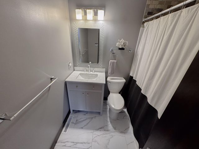 114 S Chase Drive, Crown Point, IN 46307