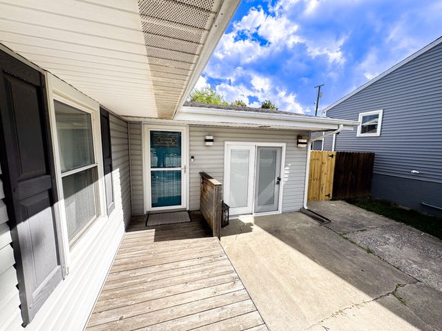 114 S Chase Drive, Crown Point, IN 46307