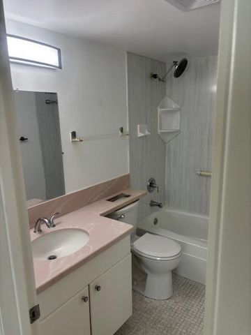 4700 N Flagler Drive 207, West Palm Beach, FL 33407