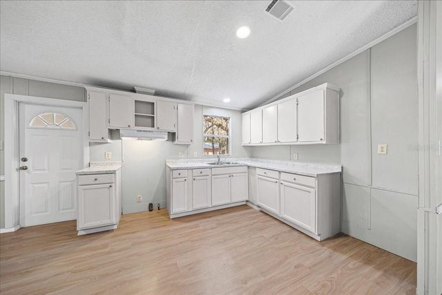 5590 E HIGHWAY 316, Citra, FL 32113