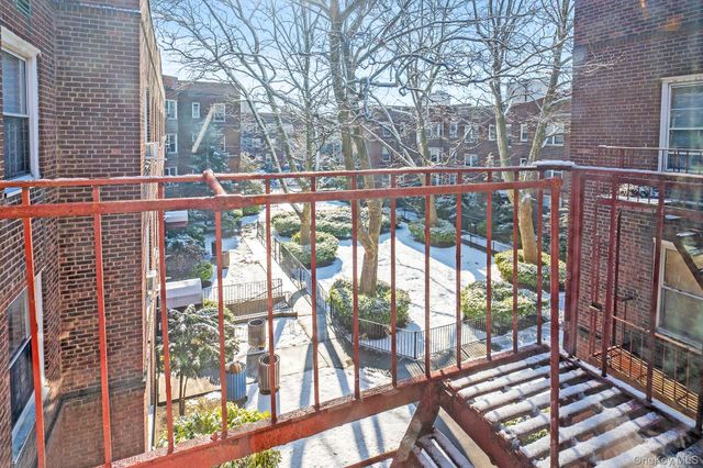 141-24 78 Road 3A, Kew Garden Hills, NY 11367