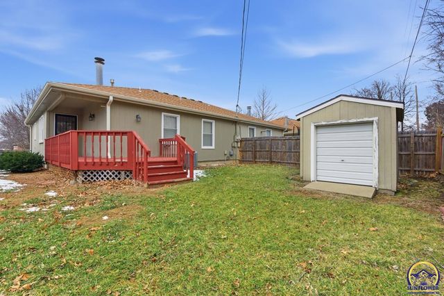 1012 SW Kent PL, Topeka, KS 66604