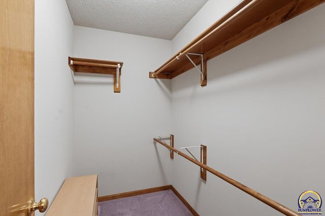 1012 SW Kent PL, Topeka, KS 66604