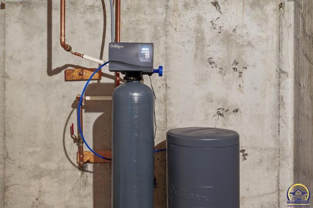 1012 SW Kent PL, Topeka, KS 66604