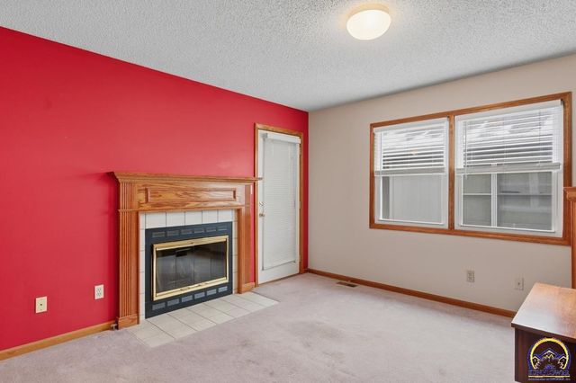 1012 SW Kent PL, Topeka, KS 66604