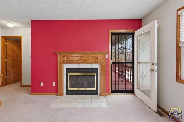 1012 SW Kent PL, Topeka, KS 66604