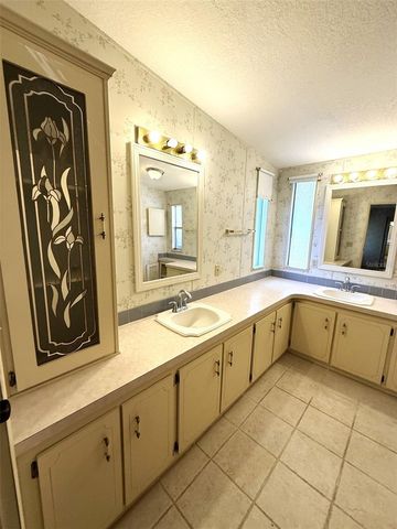 435 VILLAGE CIRCLE SW, Winter Haven, FL 33880