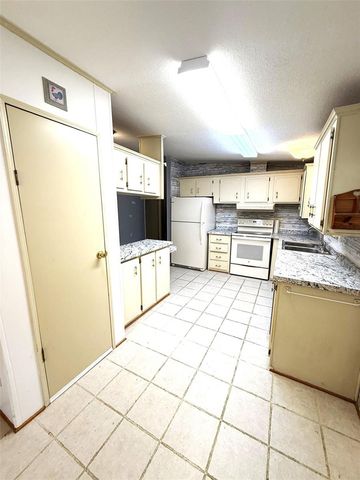 435 VILLAGE CIRCLE SW, Winter Haven, FL 33880