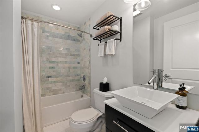 2 Paterson Avenue 2B, Hoboken, NJ 07030