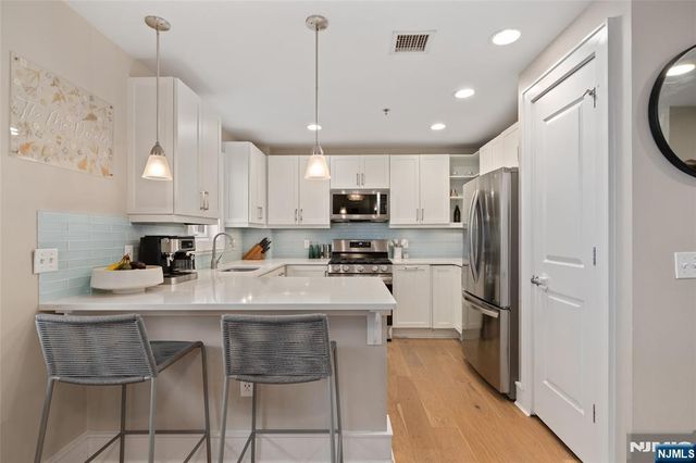 2 Paterson Avenue 2B, Hoboken, NJ 07030