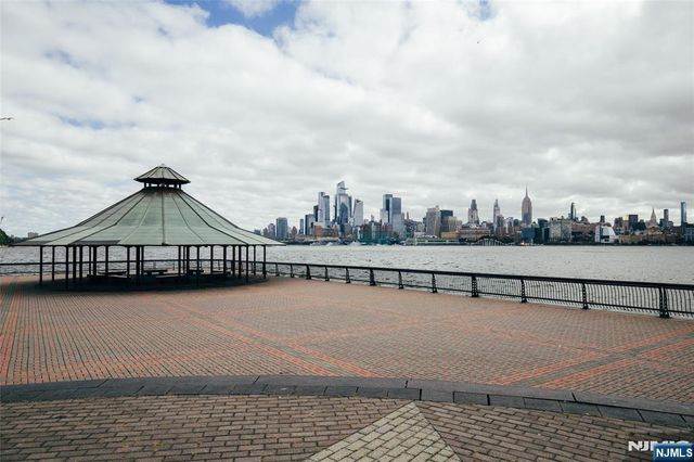 2 Paterson Avenue 2B, Hoboken, NJ 07030