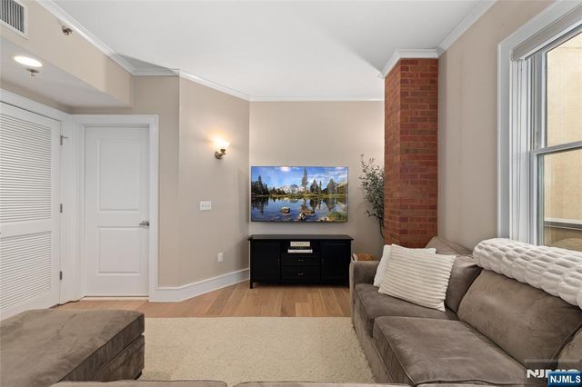 2 Paterson Avenue 2B, Hoboken, NJ 07030